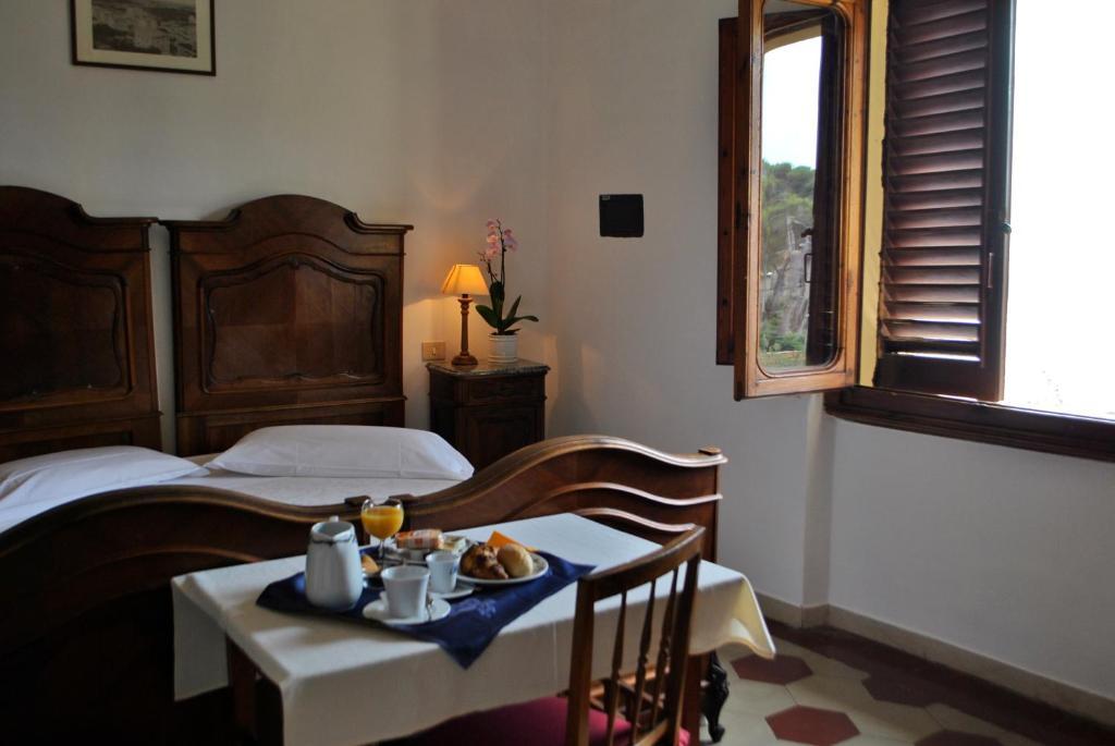 Albergo Miramare Castiglioncello Oda fotoğraf